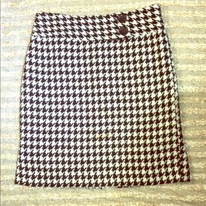 SOLD Ann Taylor Chevron Size 0 Skirt Black & White